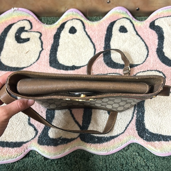 Vintage Gucci crossbody bucket bag - Picture 6 of 16